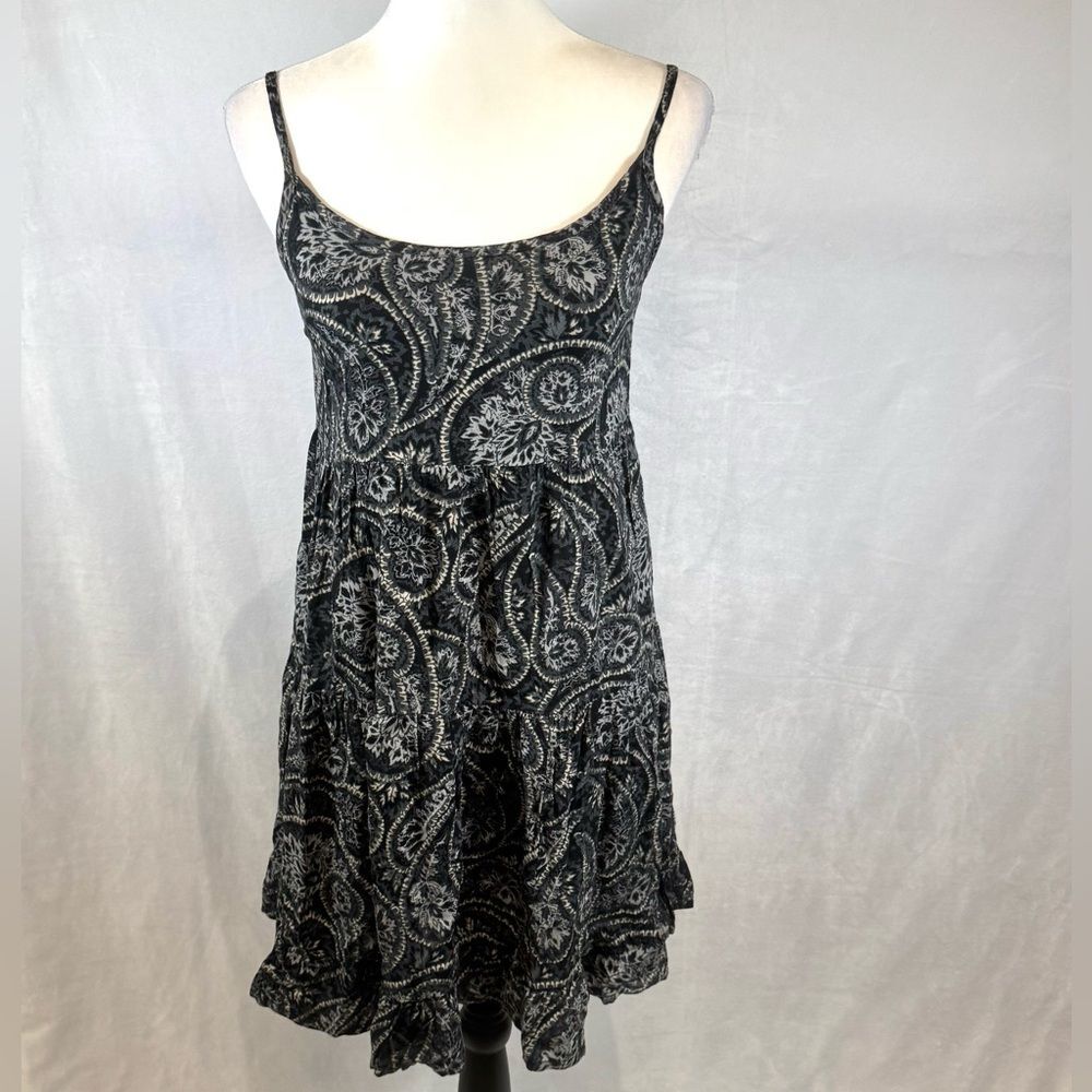 Gray black and mocha paisley print tiered babydoll dress size XS